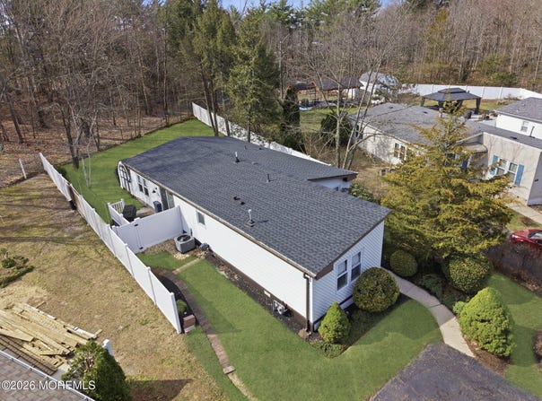 70 Deer Way, Manalapan, NJ 07726