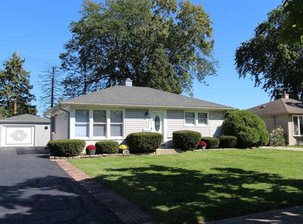 3308 Peacock Lane, Rolling Meadows, IL 60008