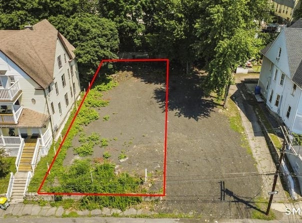 22 Ridgewood Street, Waterbury, CT 06710