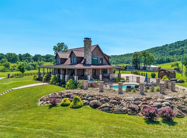 1237 Cochese Dr, Moneta, VA 24121