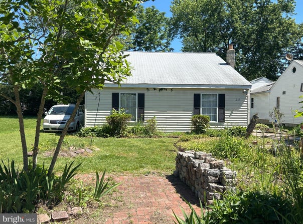 212 LAKEVIEW Avenue, EDGEWATER, MD 21037