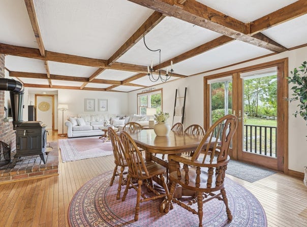5 Lowell Rd, Westford, MA 01886