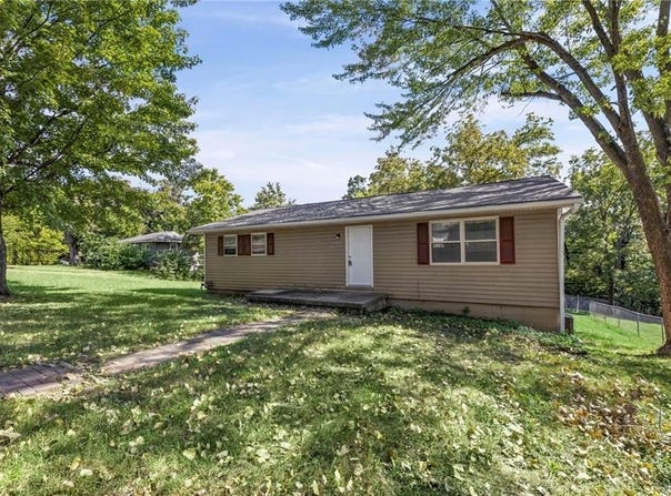 307 E 165th Street, Belton, MO 64012