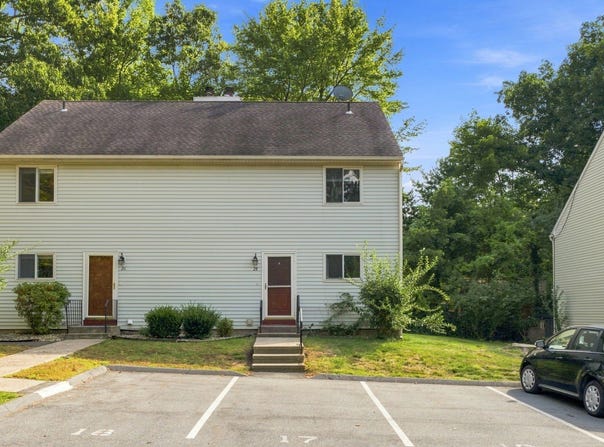 28 Larkspur Drive, Cromwell, CT 06416