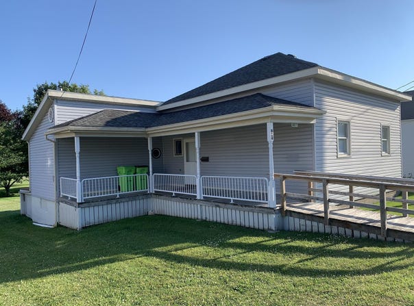 60 E TRUCKEY ST, ST. IGNACE, MI 49781