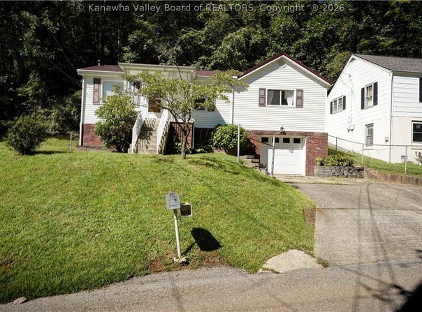 605 Charmac Drive, Charleston, WV 25302
