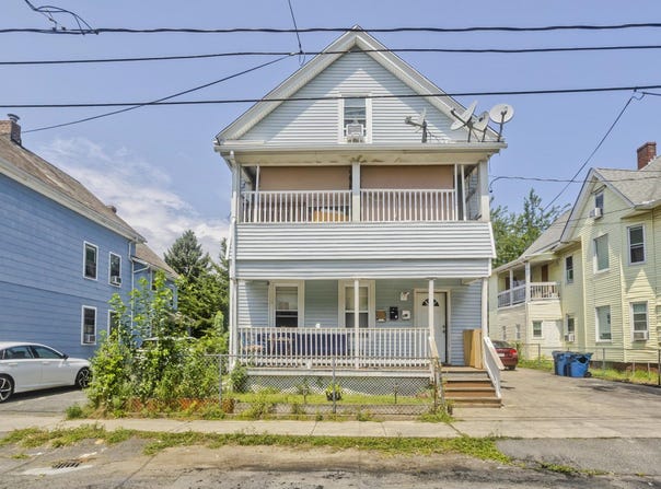 34 E School St, West Springfield, MA 01089