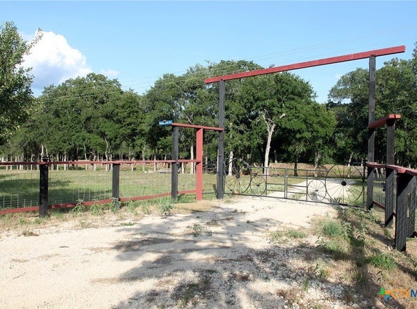 900 Old Lytton Springs Road, Lockhart, TX 78644
