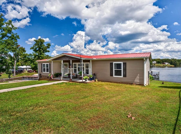 61 Square Grove Road, Waterloo, SC 29384