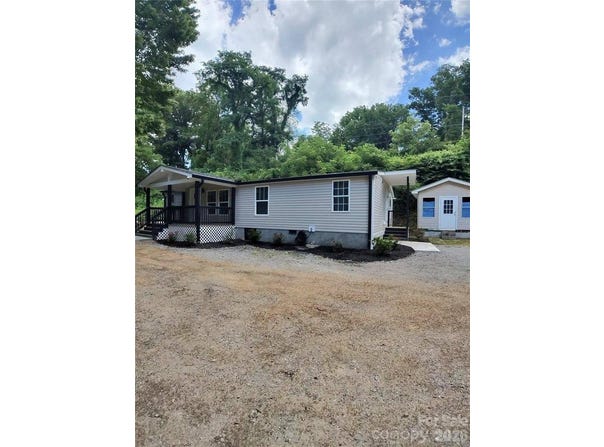 64 P J Drive, Waynesville, NC 28786