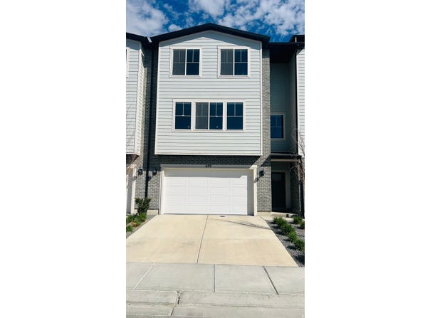 699 E RYEGRASS Dr N, Eagle Mountain, UT 84005