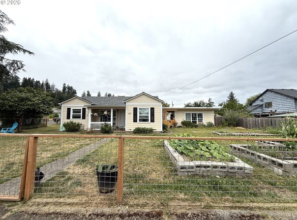 914 4TH Ave, SweetHome, OR 97386