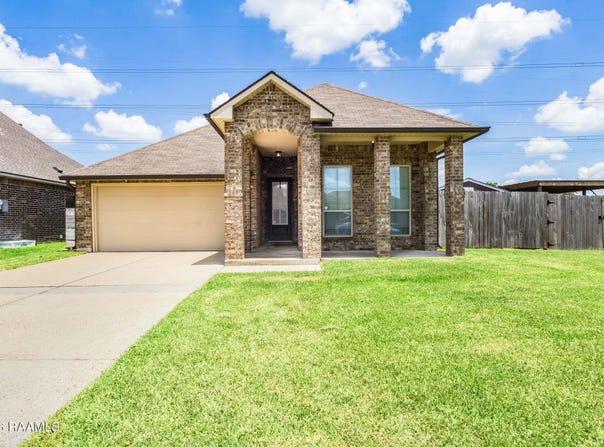 200 Lakefront Drive, Rayne, LA 70578
