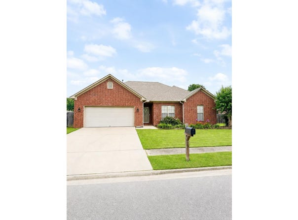 4 Wallace Way, Vilonia, AR 72173