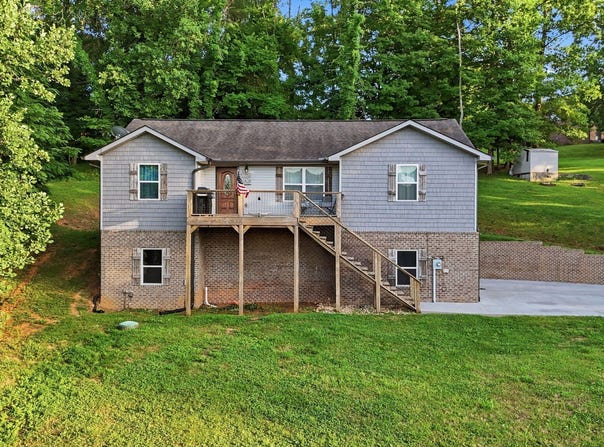 3259 River Pointe Circle, Kodak, TN 37764