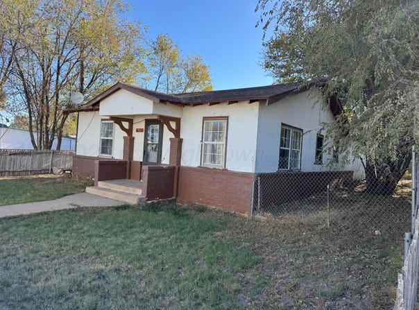 406 E 2nd Street, Clarendon, TX 79226