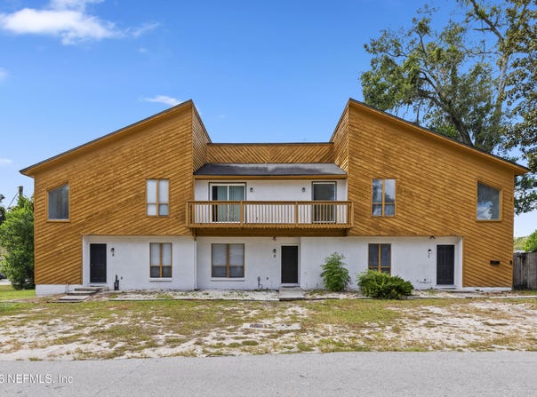 1304 MAGNOLIA Circle E, Jacksonville, FL 32211