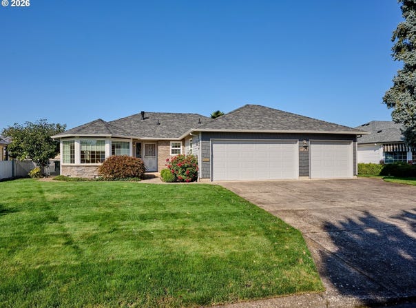 2015 CAMELLIA Way, Woodburn, OR 97071