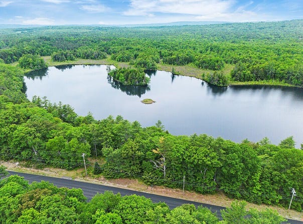 915 Augusta Road, Belgrade, ME 04917