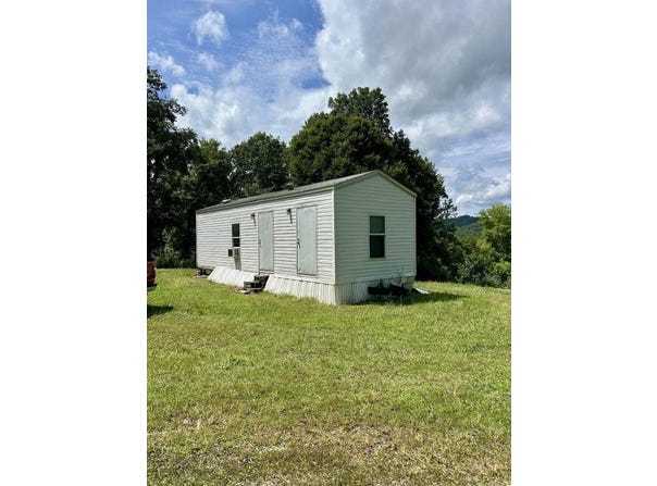 21481 Route 152, Genoa, WV 25517