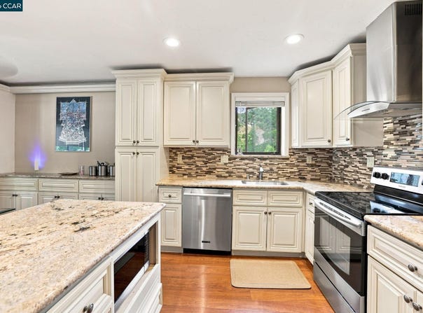 2224 Pine Knoll Dr, Walnut Creek, CA 94595
