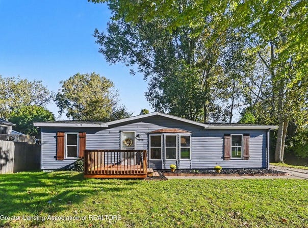 4232 Balmoral Drive, Lansing, MI 48911
