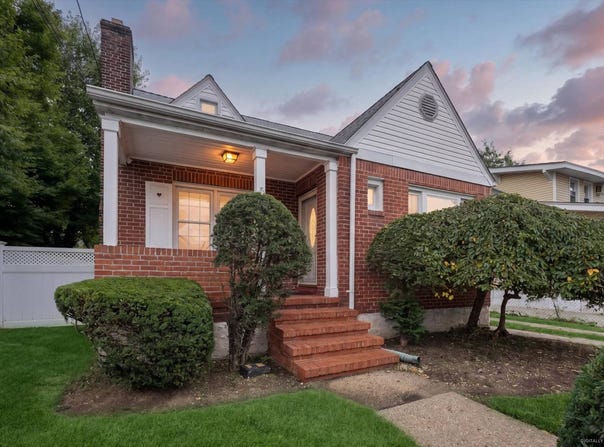 38 Tennessee Ave, Hempstead, NY 11550