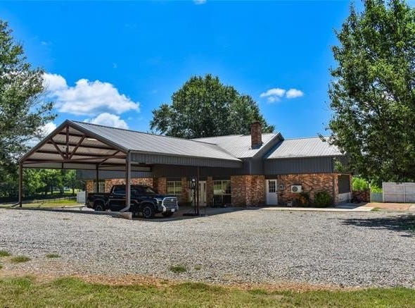 1313 E Main Street, Antlers, OK 74523