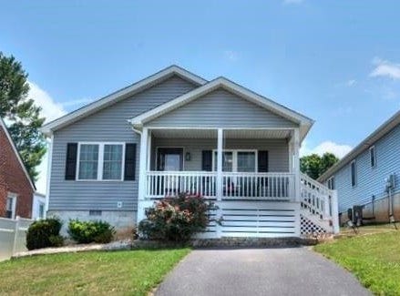 611 C ST, STAUNTON, VA 24401
