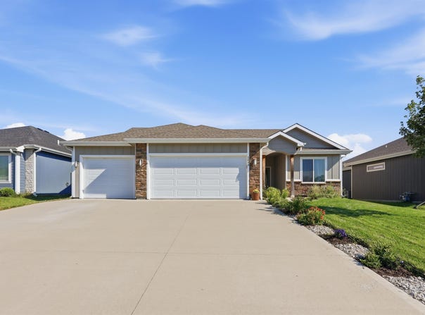 2608 E 26th TER, Lawrence, KS 66046