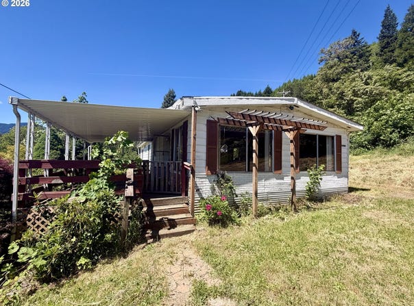76582 DAVIS Rd, Oakridge, OR 97463