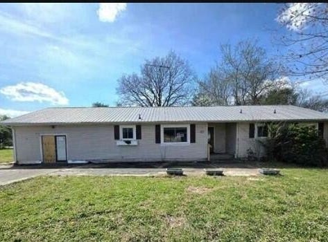 300 4th St, Hazel, KY 42049