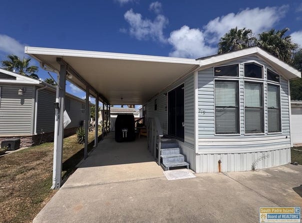 719 E Clam Circle, Port Isabel, TX 78578