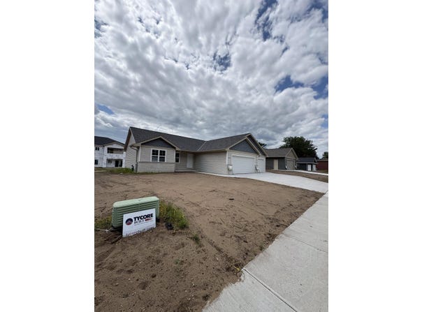 1007 CONSTELLATION Way, MARINETTE, WI 54143