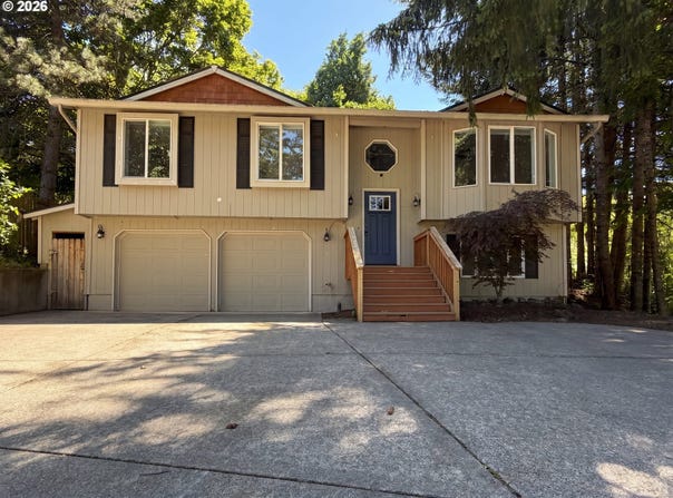 37685 SANDY HEIGHTS St, Sandy, OR 97055