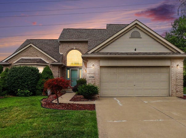24788 Foxmoor Boulevard, Woodhaven, MI 48183