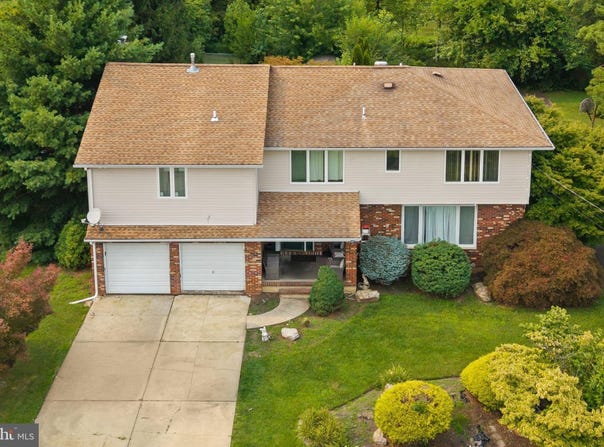 2640 KUSER Road, TRENTON, NJ 08691