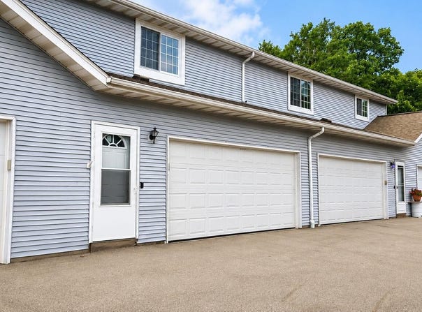 501 Slinger Rd, Slinger, WI 53086