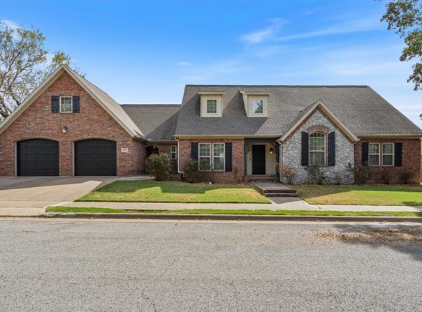2809 Cortney Circle, Siloam Springs, AR 72761