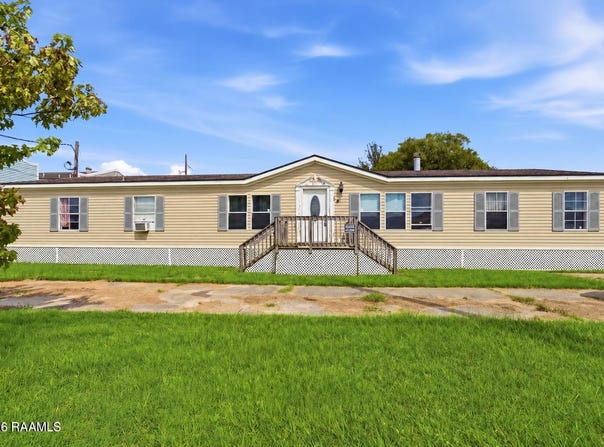 215 Guillot Road, Youngsville, LA 70592