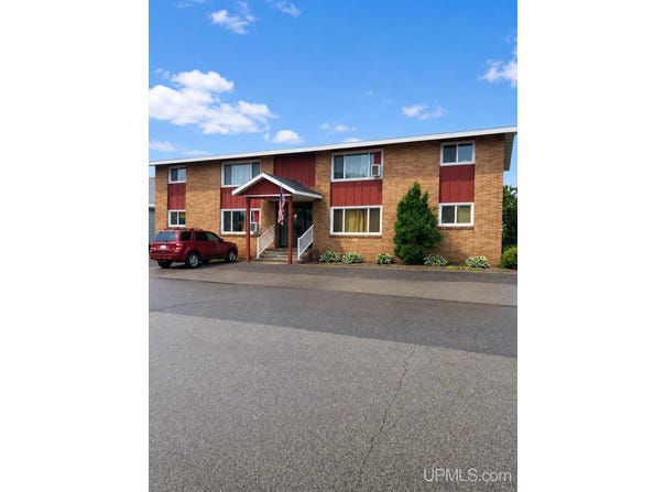 301 Nicholas Avenue, Palmer, MI 49871