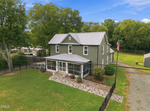 1406 E Main Street, Graham, NC 27253