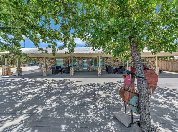 566 Selma Road, Bowie, TX 76230