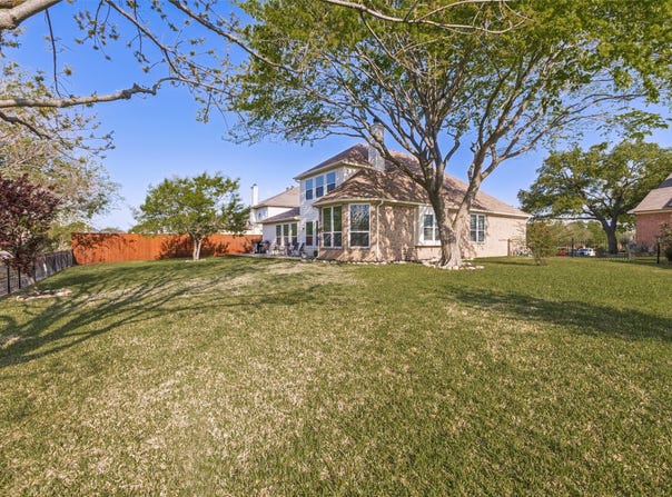 9806 Chasefield Drive, Rowlett, TX 75087