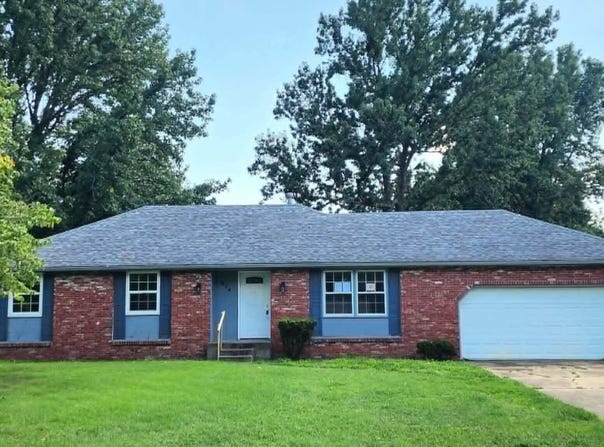904 E Smith Street, Springfield, MO 65803