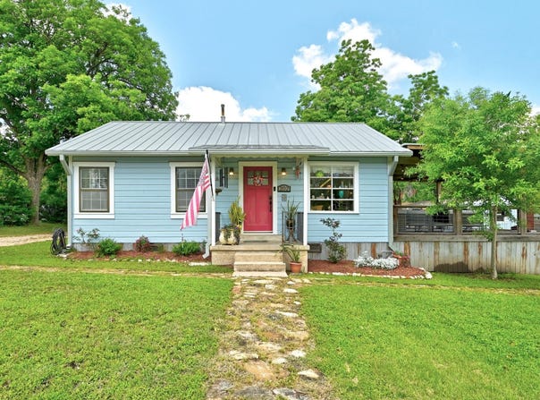 202 S 3rd St, Pflugerville, TX 78660