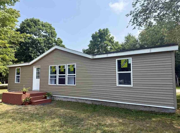 13620 Clark Road, Charlevoix, MI 49720