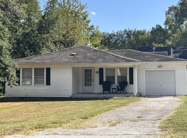 1016 E Cherokee Street, Springfield, MO 65807