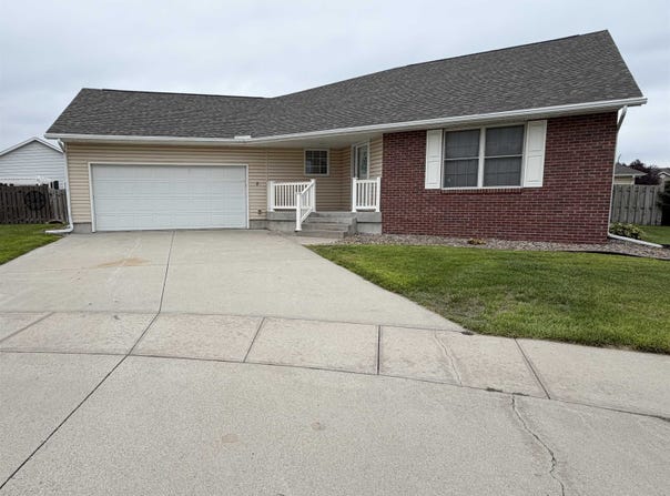4926 Tallgrass Place, Columbus, NE 68601