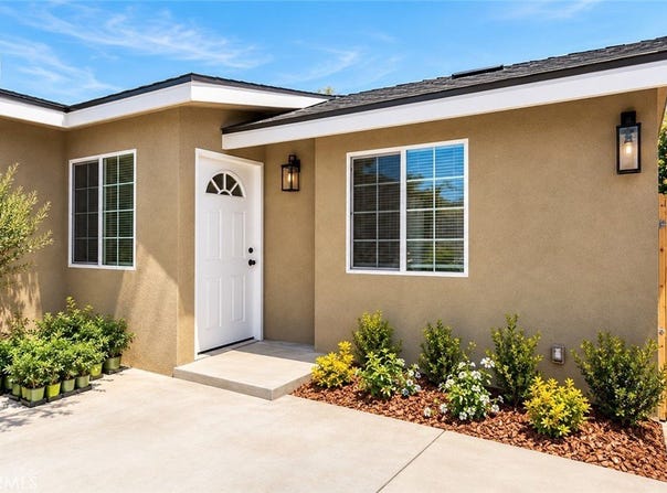 10972 Mckinley, Los Angeles, CA 90059